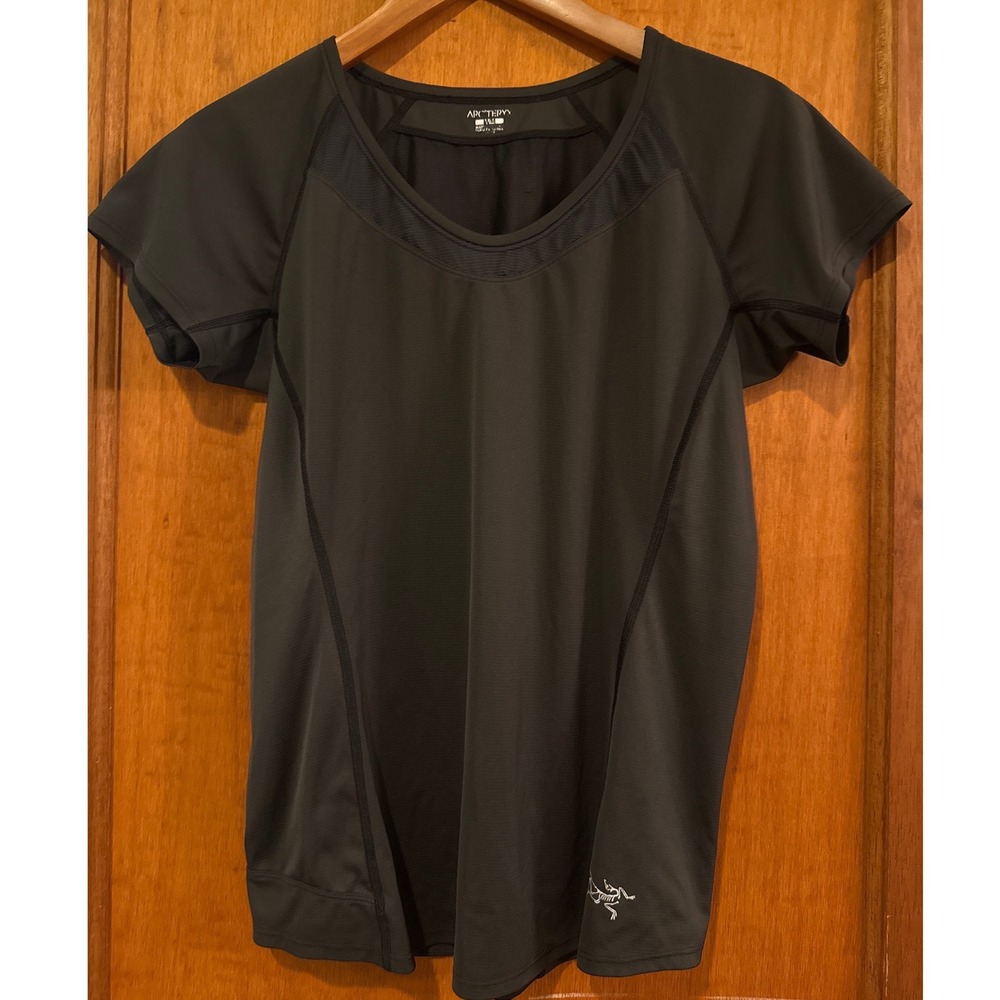 Arc'Teryx shirt womens Medium black short‎ sleeve sheer panel zipper pocket